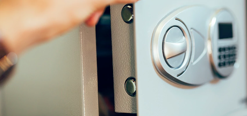 Fingerprint Safe Openers in Parkway, CA